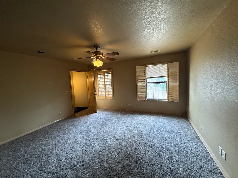 1602 N Bdwy Ave #2 — Photo 7