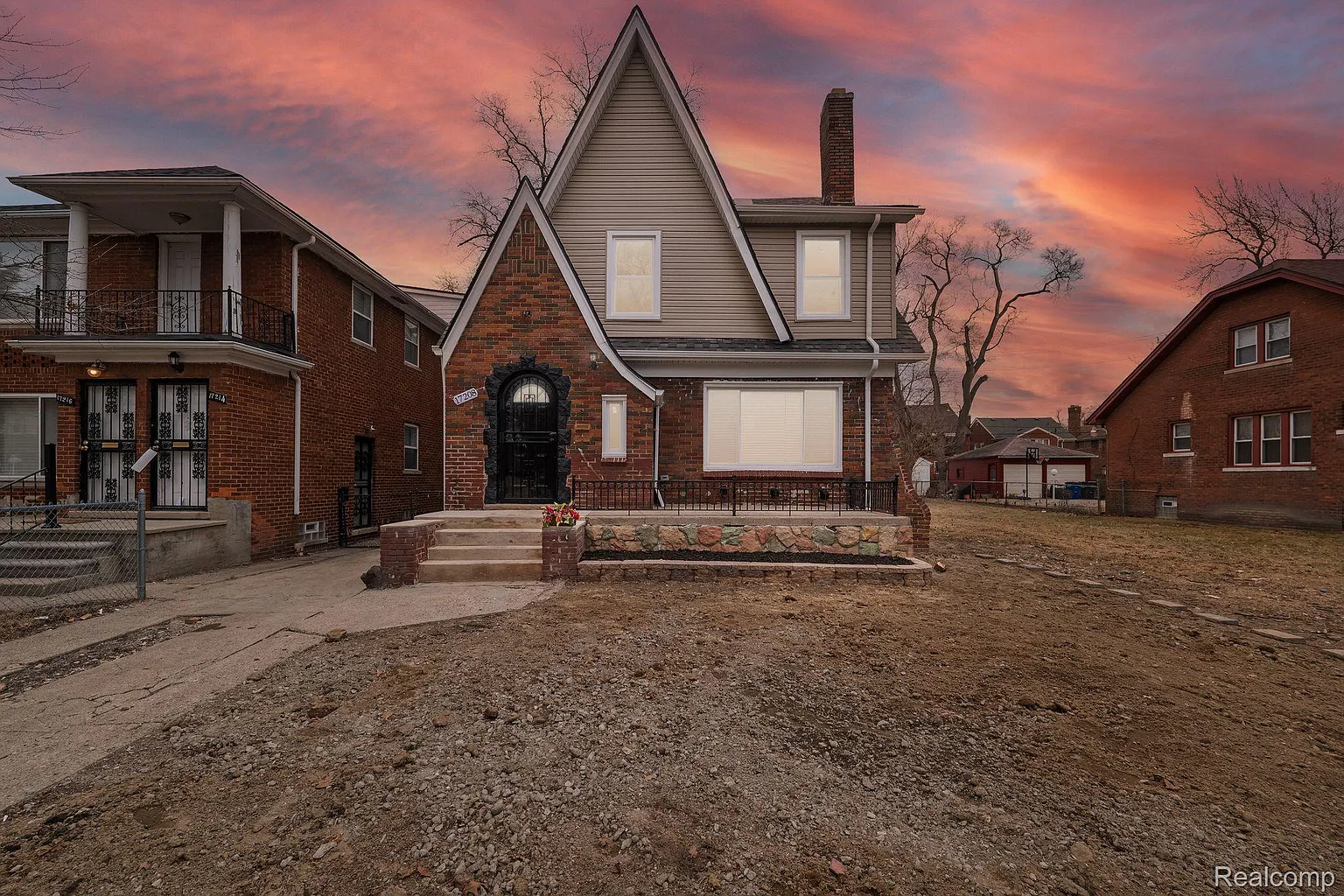 17208 Greenlawn St photo 1
