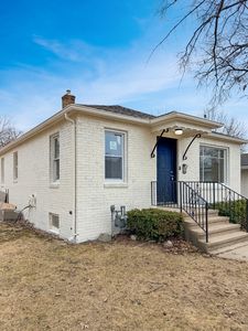 (Undisclosed Address), Waukegan, IL, 60085