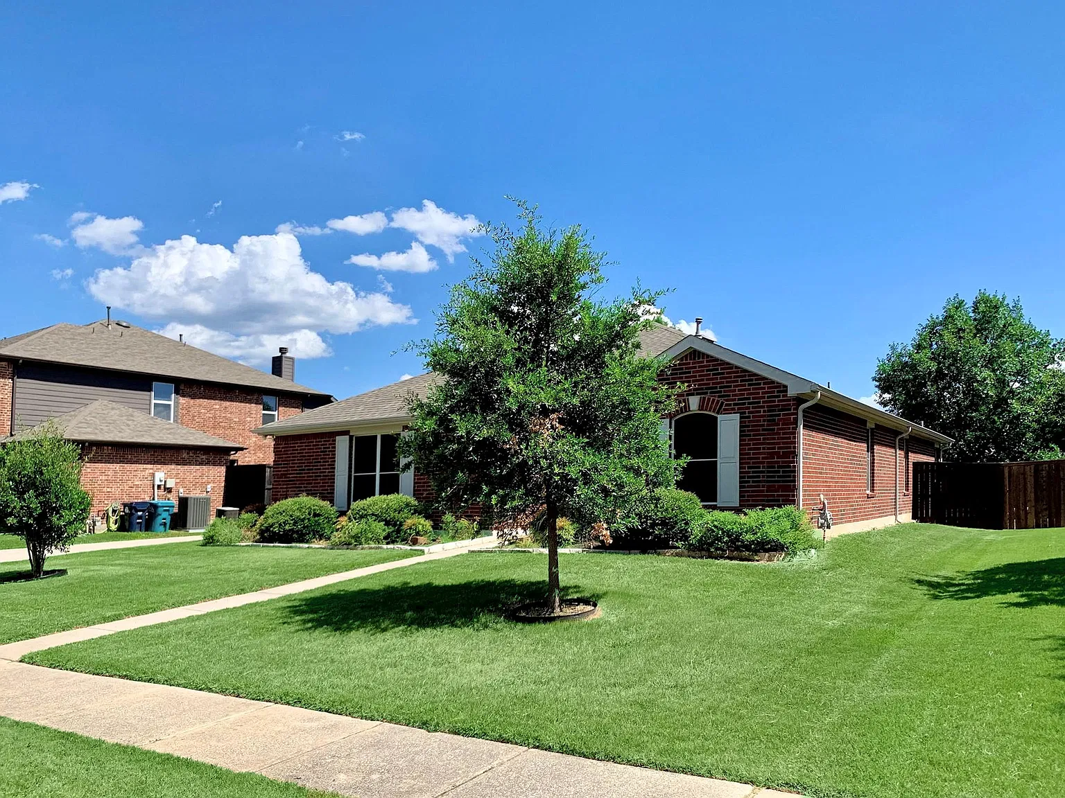 4 bed, 1988 sqft, $2,750 — Photo 2