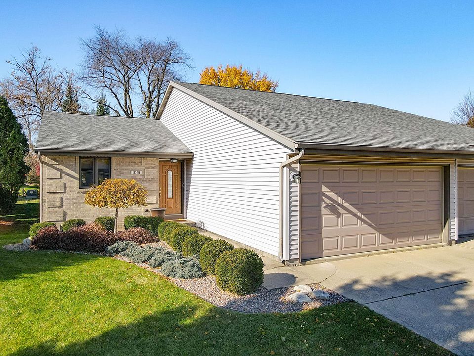 1st image of 1051 N Wuthering Hills Dr