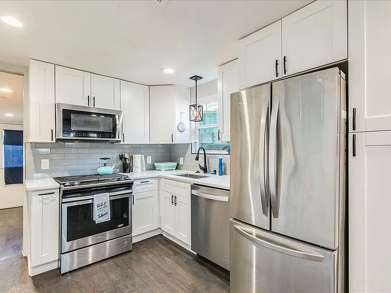 2203 Santa Rita St — Photo 5