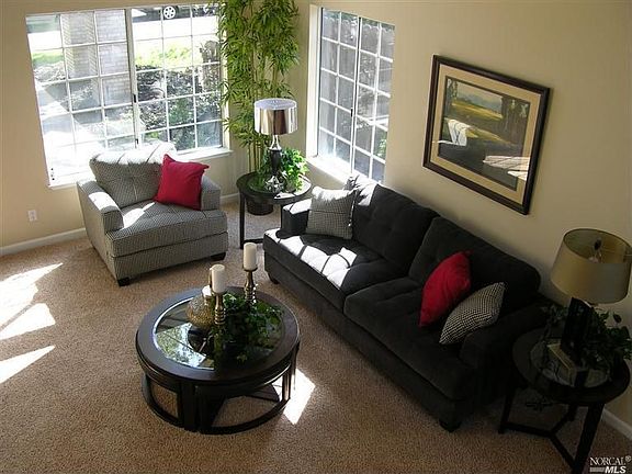 4th image of 130 Oak Brook Ct