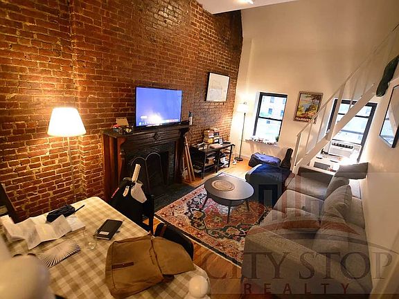 4th image of 308 W 73rd St APT 4A