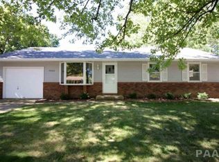 5823 N Hamilton Rd, Peoria, IL 61614