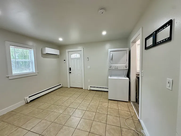 11 Highland St #1 — Photo 7