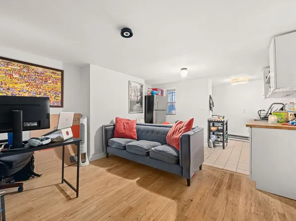 42 Clermont Ave, Brooklyn, NY 11205