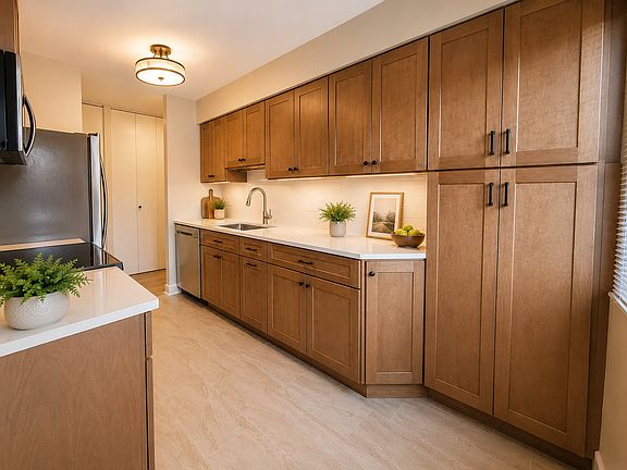 4th image of 111 S Baybrook Dr Unit 112