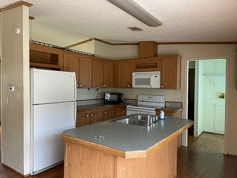 11864 Atlantic Cir — Photo 10