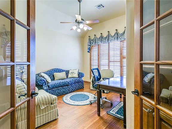 4th image of 5012 Judy Dr