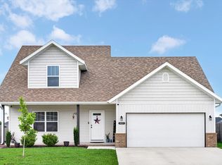 887 S Parkside Circle, Nixa, MO 65714