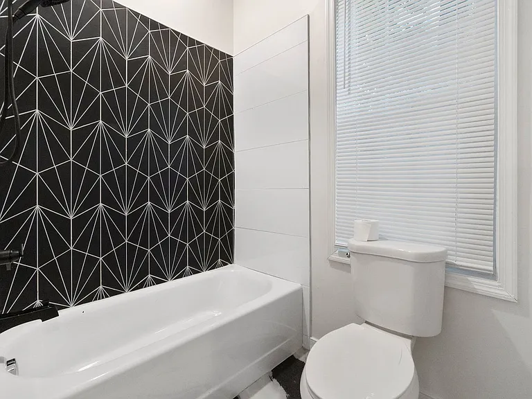 2110 North Ave #1 — Photo 11