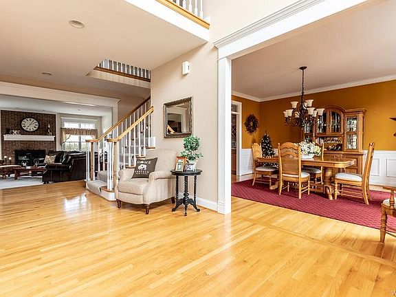2nd image of 9569 Cobblestone Dr
