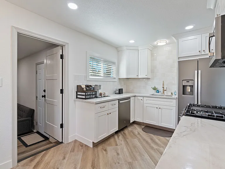 534 Beverly Dr — Photo 13