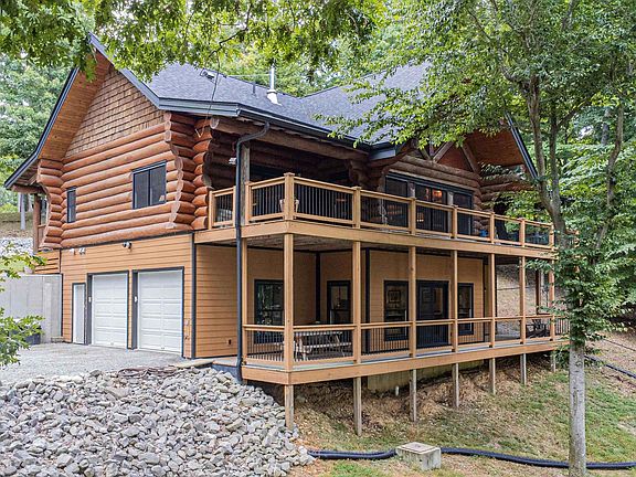2nd image of 202 Dawson Dr