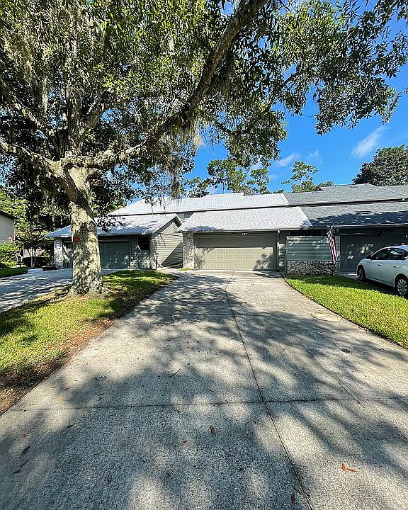 1st image of 138 Deer Lake Cir