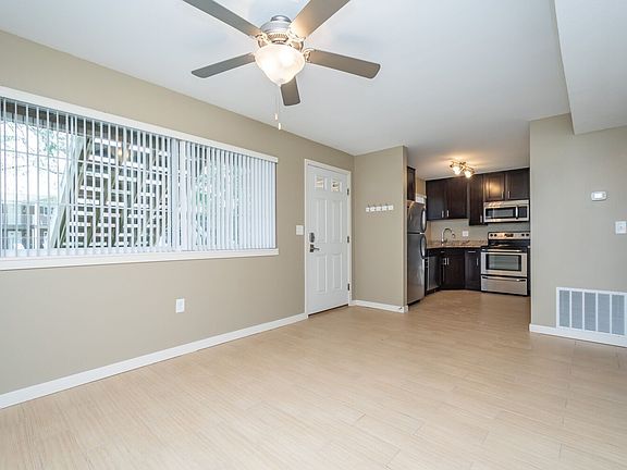 4th image of 203 6th St #20307