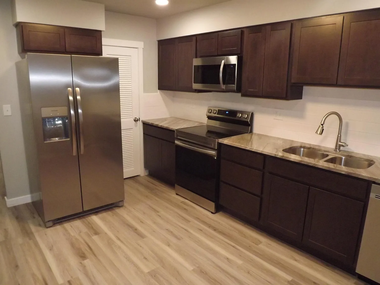 2 bed, 884 sqft, $1,500 — Photo 4