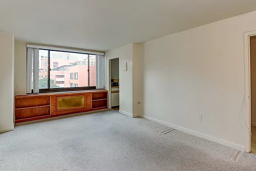 1021 Arlington Blvd Photo 1