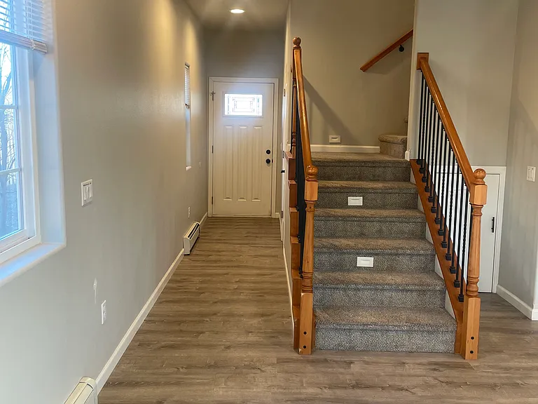 Accent lighting on stairs. Decorative handrails.