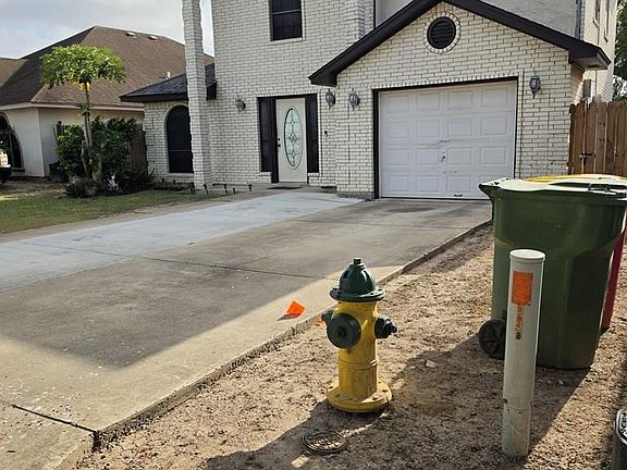2nd image of 5838 Lourdes Blvd
