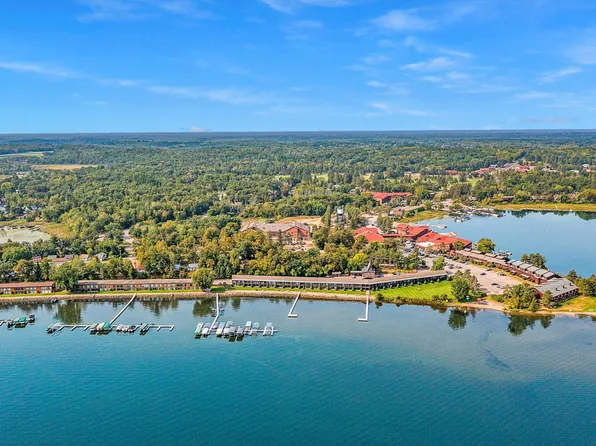 9201 Breezy Point Dr #106, Pequot Lakes, MN 56472