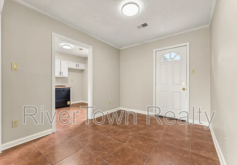 4585 Berrypick Ln S — Photo 10