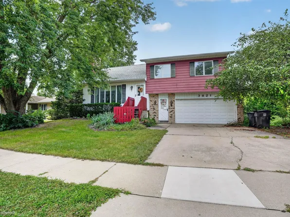 3821 Southlawn Rd, Cedar Falls, IA 50613