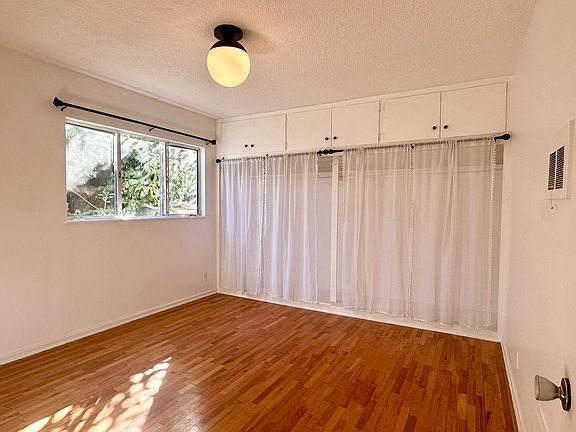 4th image of 1420 17th St APT 3