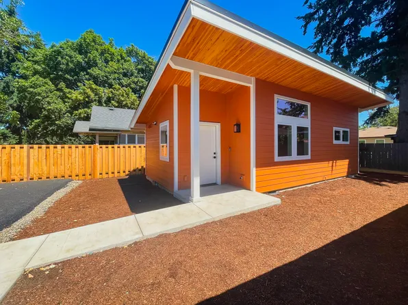 40 SE 106th Ave #C, Portland, OR 97216
