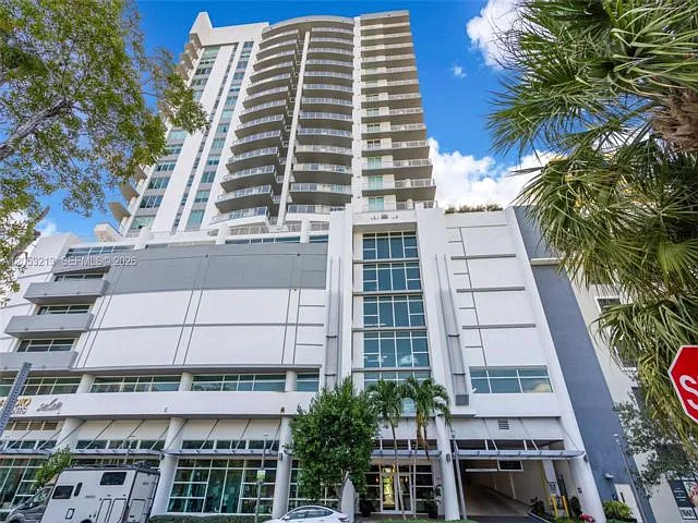 315 NE 3rd Ave #1805