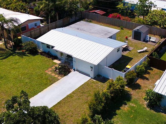 2nd image of 4142 NE Robin Court