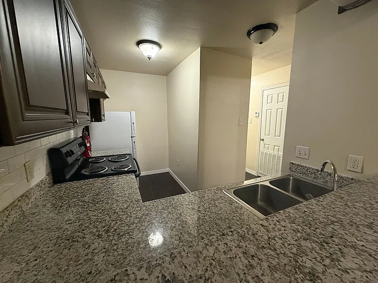 1336 Jade Ave — Photo 4