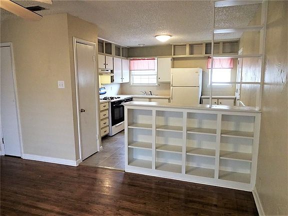 5th image of 800 Laguna Dr
