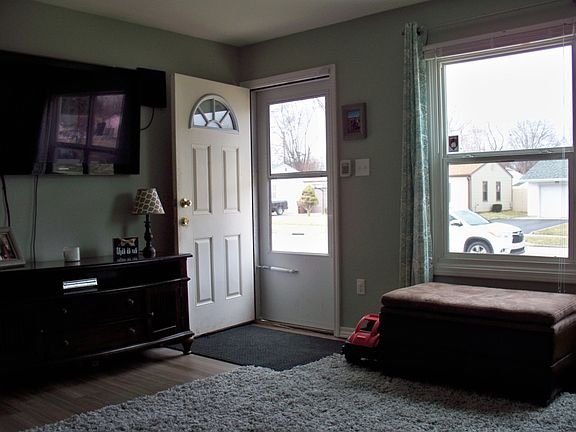 2nd image of 1074 Richard Dr