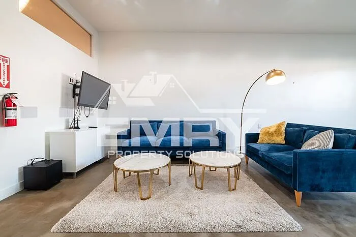 5655 E Beverly Blvd — Photo 29