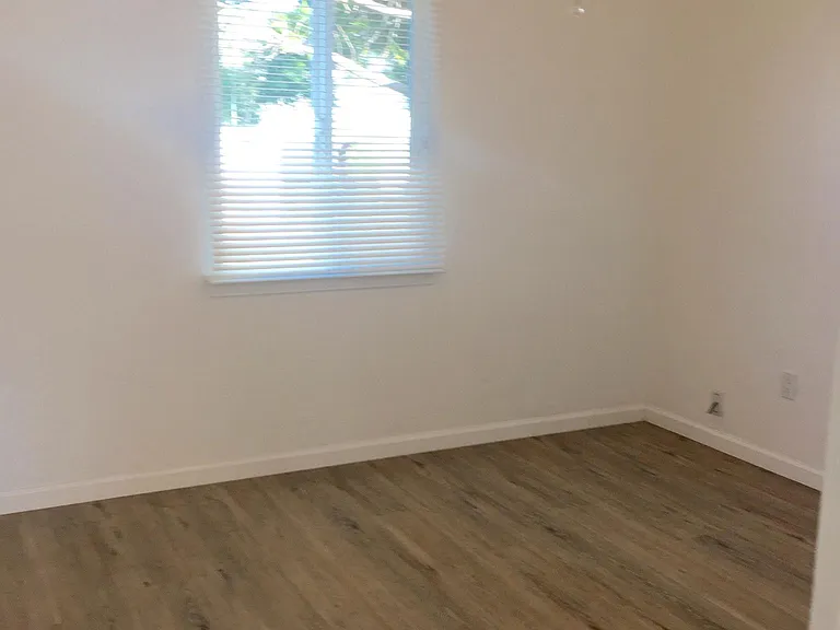 231 Placentia Ave — Photo 10