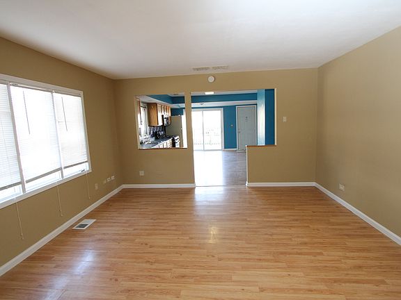 3rd image of 27981 N Ash St APT B