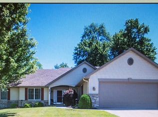501 S 8th St, Le Claire, IA 52753