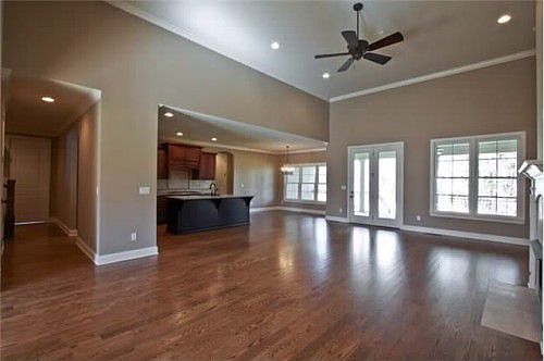 4th image of 1420 Wolf Creek Dr