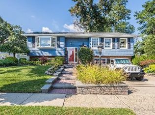 47 McKinley Ave, Farmingdale, NY 11735