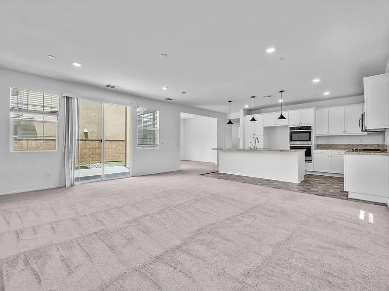 2978 E Penny Ln — Photo 30