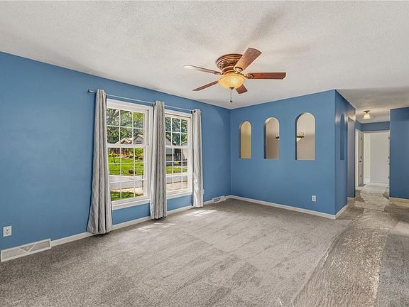 5th image of 7617 N Stoddard Ave