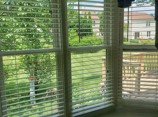 1013 Oswego Rd, Naperville, IL 60540