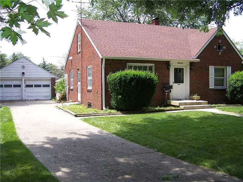 2240 Villa Ave photo 1