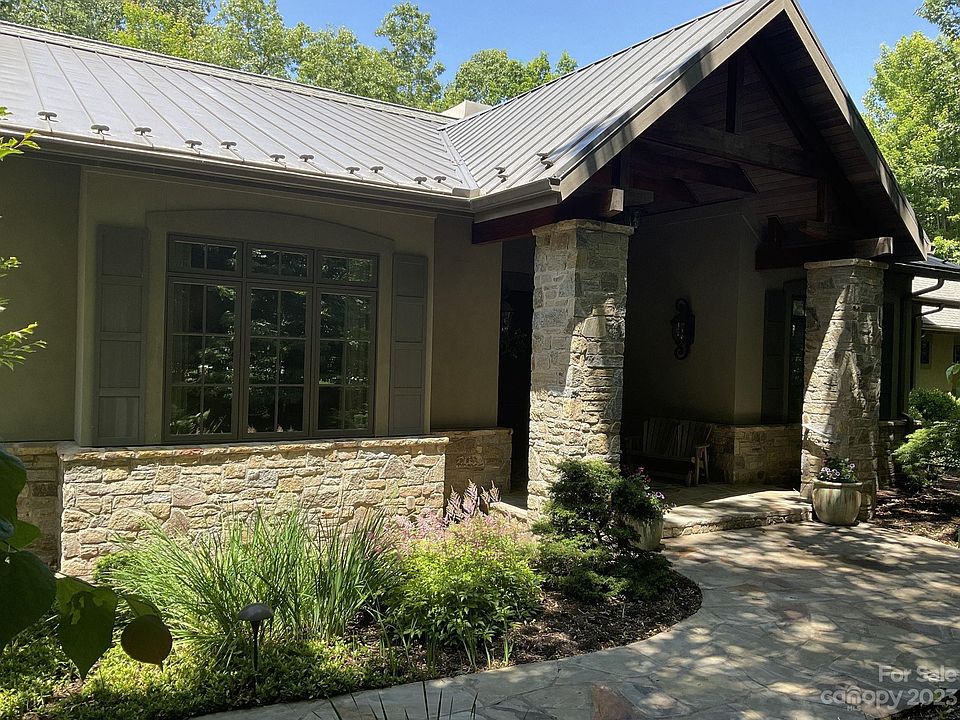 1st image of 304 Piney Knoll Ln
