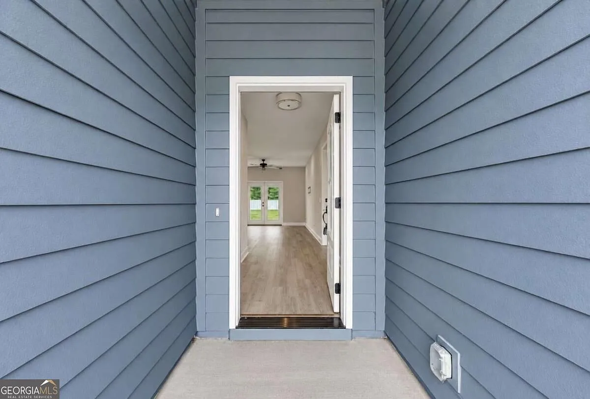 4 bed, 2.0 bath, 1653 sqft, $2,300 — Photo 3