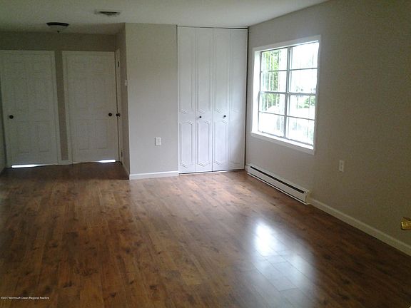 5th image of 476 Thornbury Court Unit D