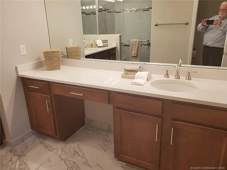 11826 SW Oceanus Blvd SW — Photo 13