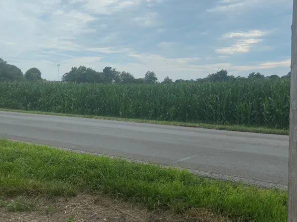 100 W Witt Ave, Lebanon, IN 46052